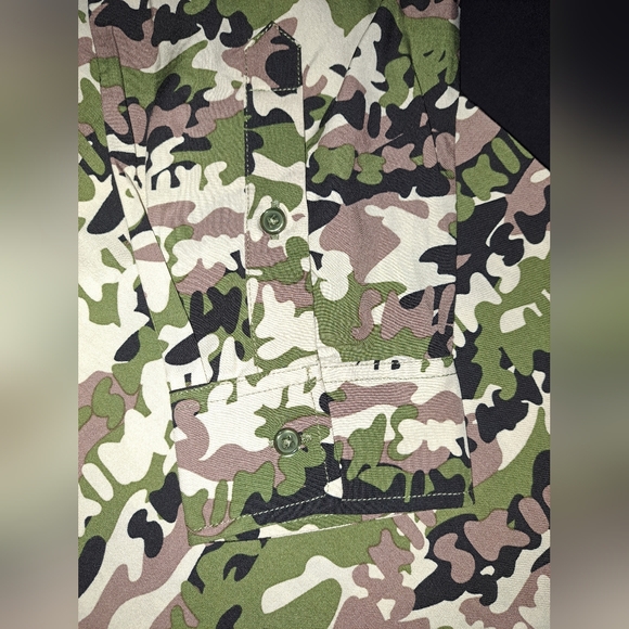 ⛱️NWT SKIMS Long Sleeve Button Up Swim Coverup Shirt Logo Camo XS M L - Picture 14 of 15